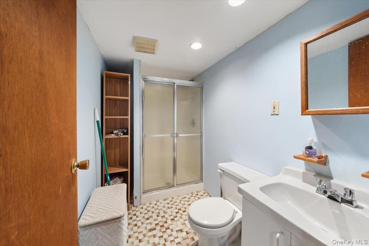 Single Family Esplanade  Bronx, NY 10469, MLS-923362-32