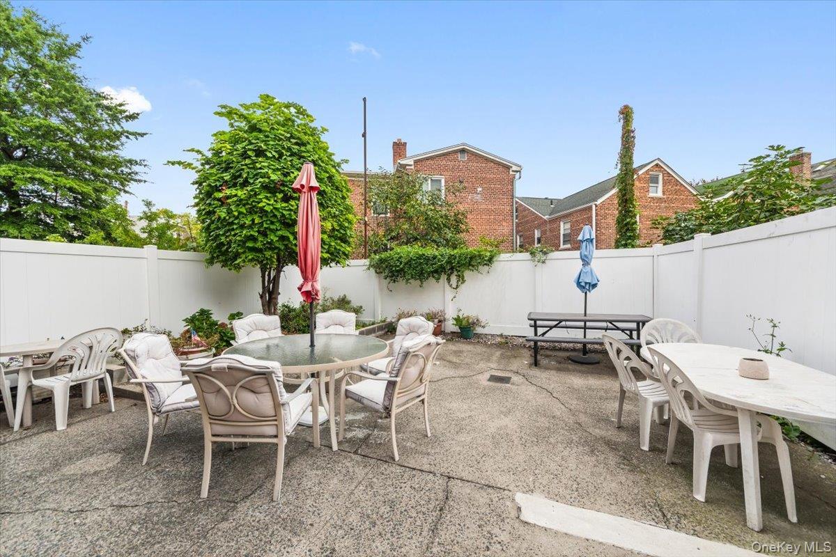 Single Family Esplanade  Bronx, NY 10469, MLS-923362-4