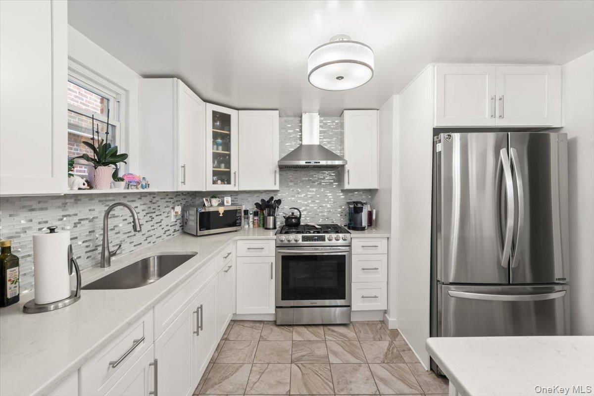 Single Family Esplanade  Bronx, NY 10469, MLS-923362-6