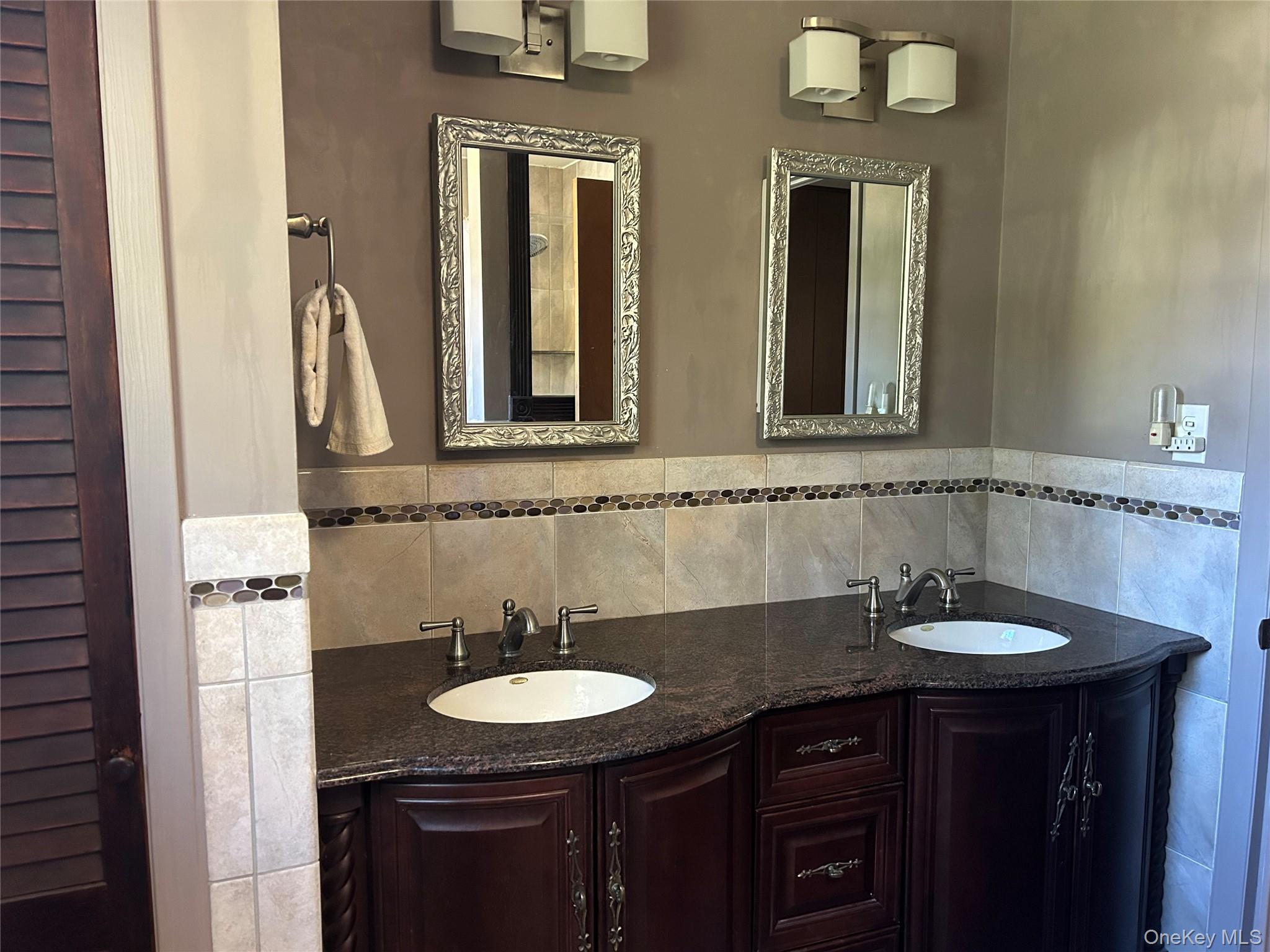 Single Family Young  Suffolk County, NY 11704, MLS-923365-2