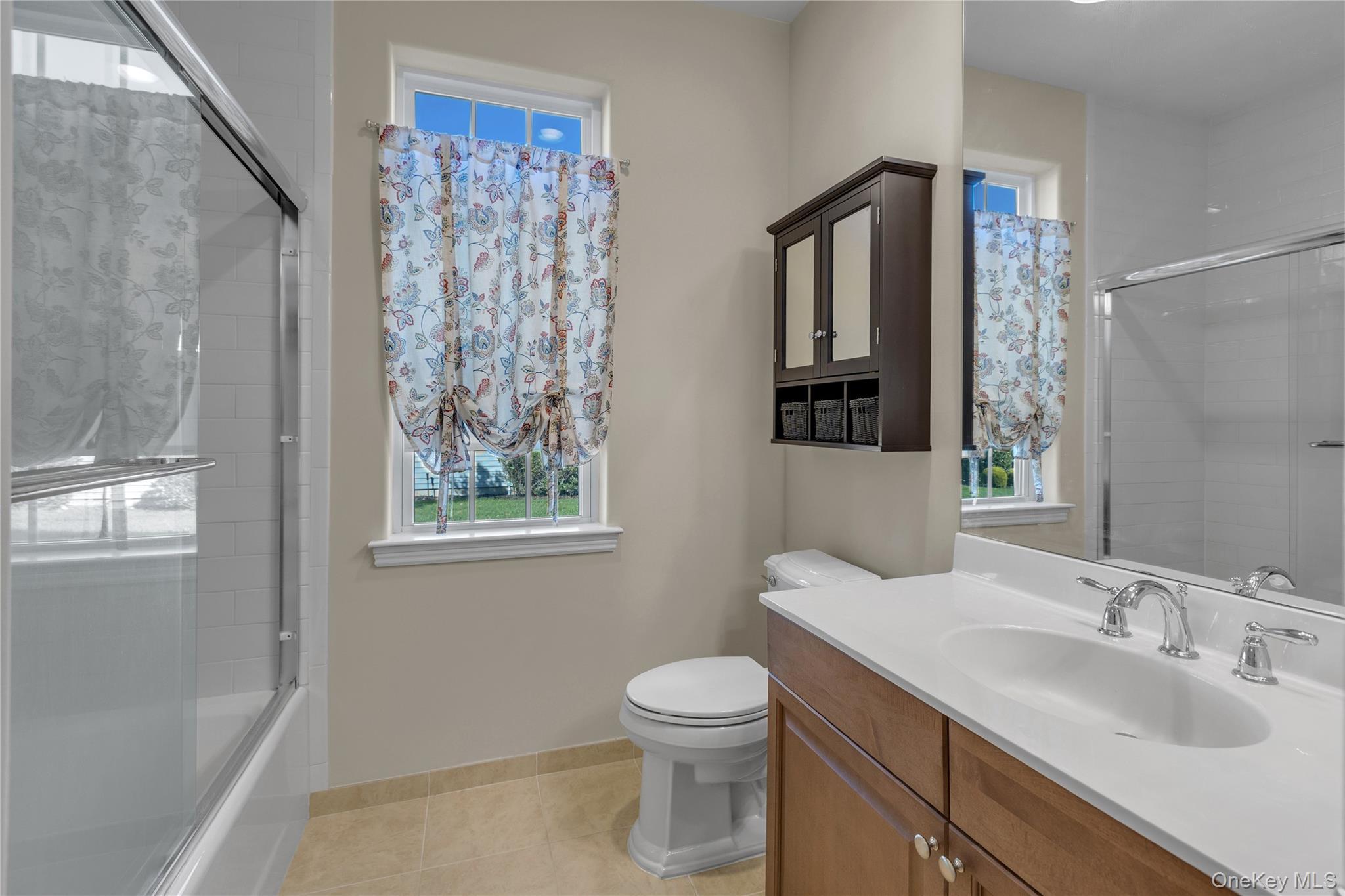 Single Family Hamlet Woods Suffolk County, NY 11780, MLS-923370-22