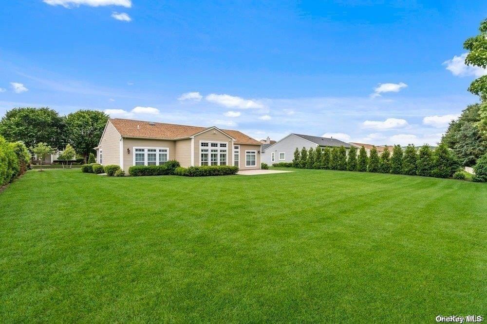 Single Family Hamlet Woods Suffolk County, NY 11780, MLS-923370-26