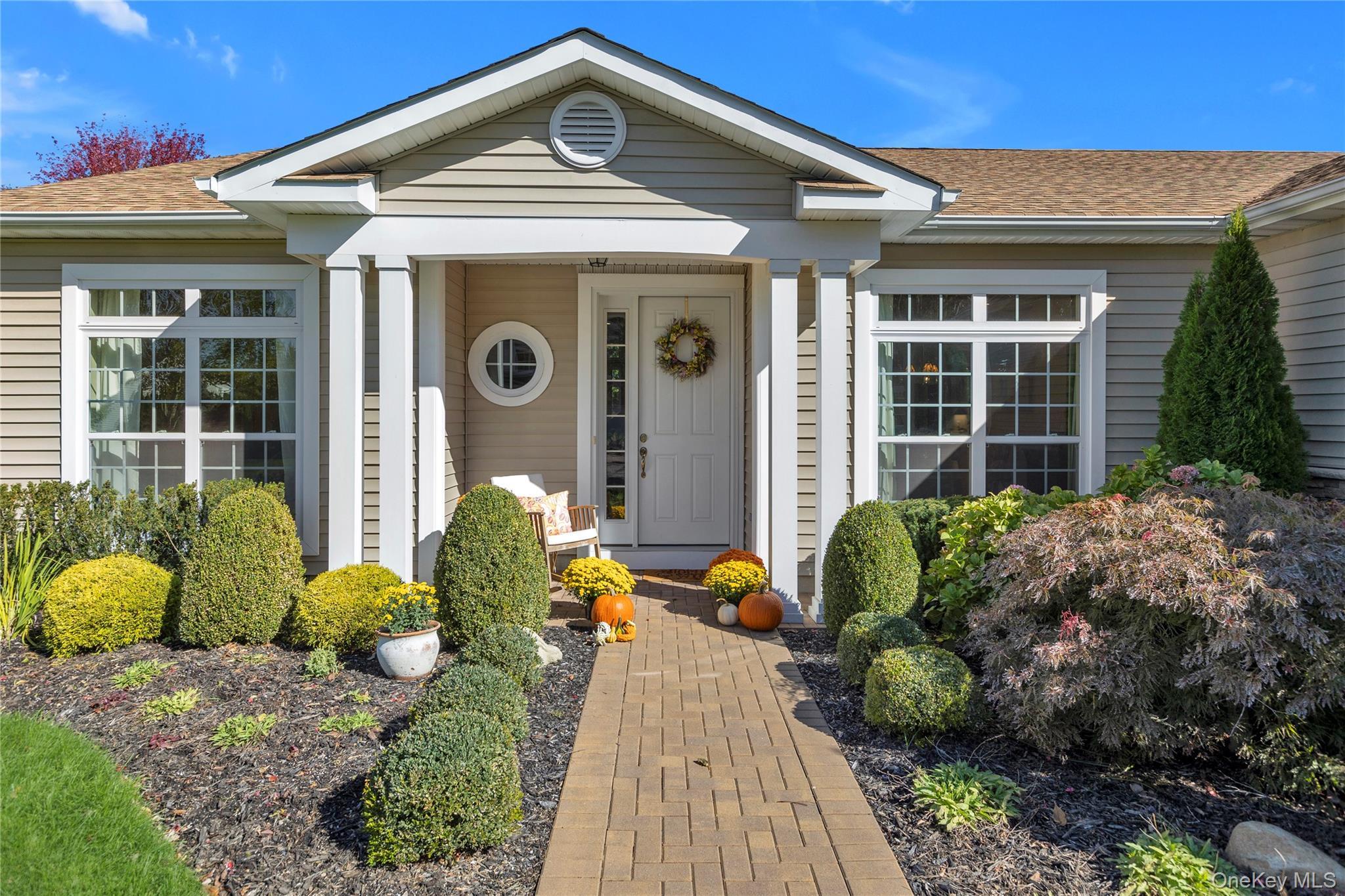 Single Family Hamlet Woods Suffolk County, NY 11780, MLS-923370-3