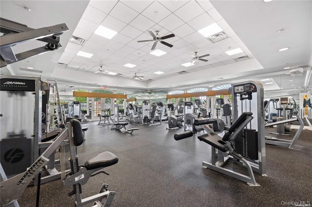 Single Family Hamlet Woods Suffolk County, NY 11780, MLS-923370-37