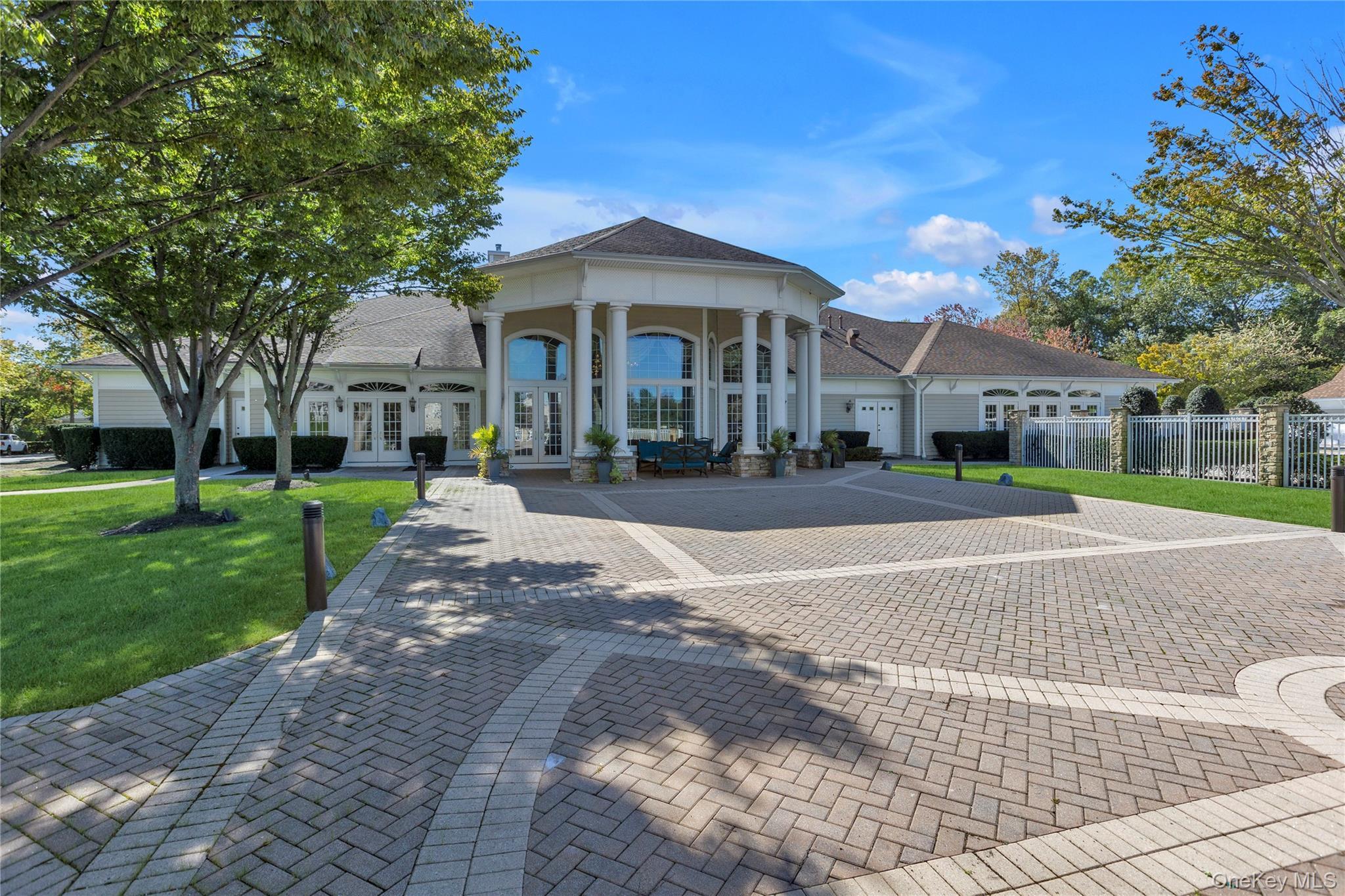 Single Family Hamlet Woods Suffolk County, NY 11780, MLS-923370-39