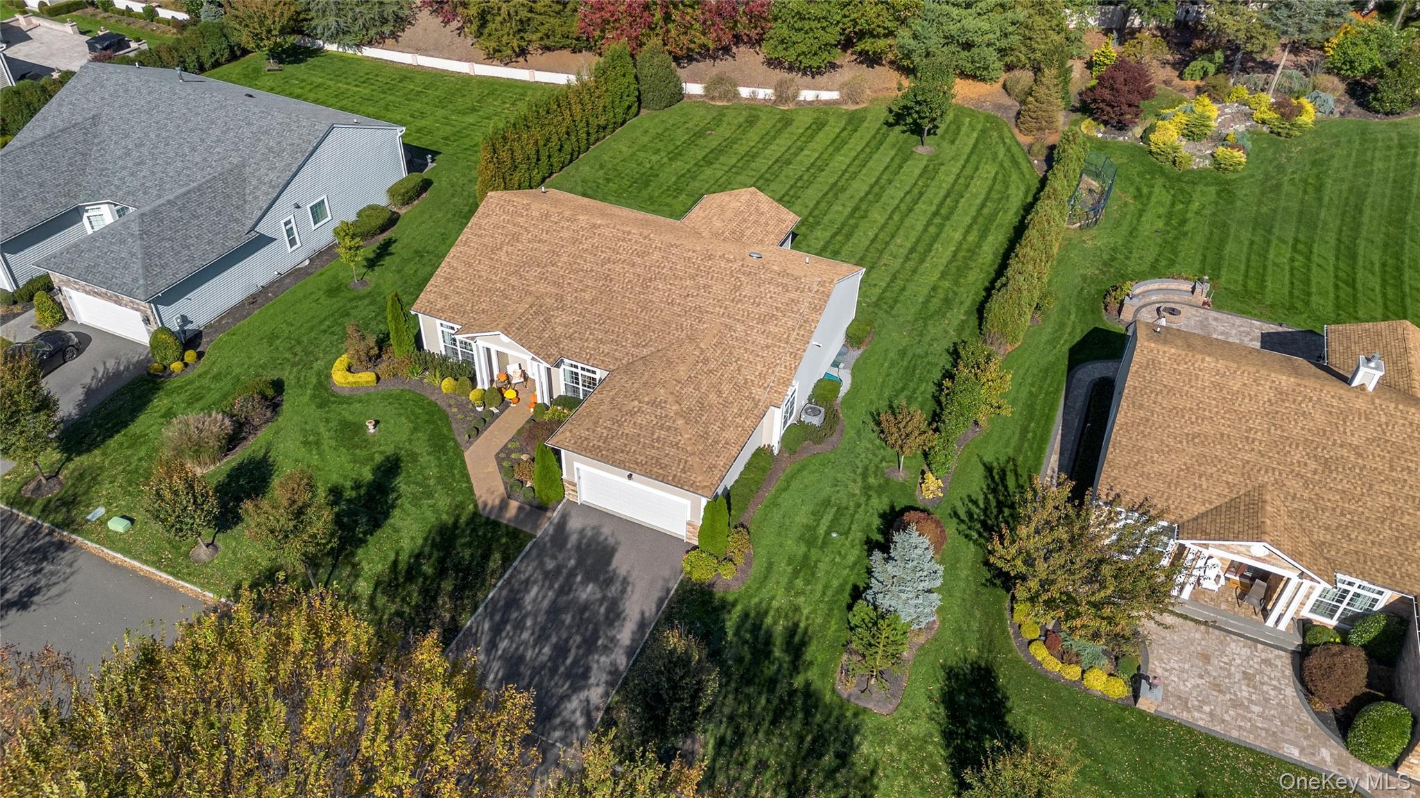 Single Family Hamlet Woods Suffolk County, NY 11780, MLS-923370-44