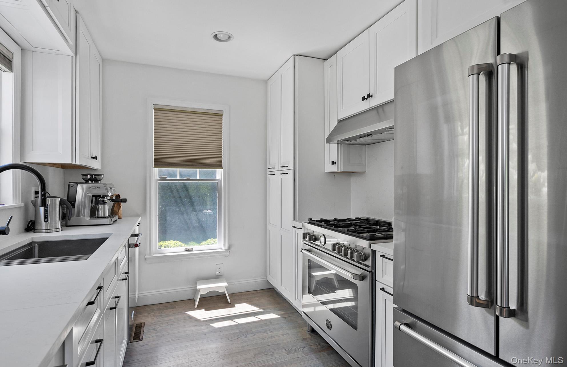 Single Family Windermere Suffolk County, NY 11963, MLS-923385-21