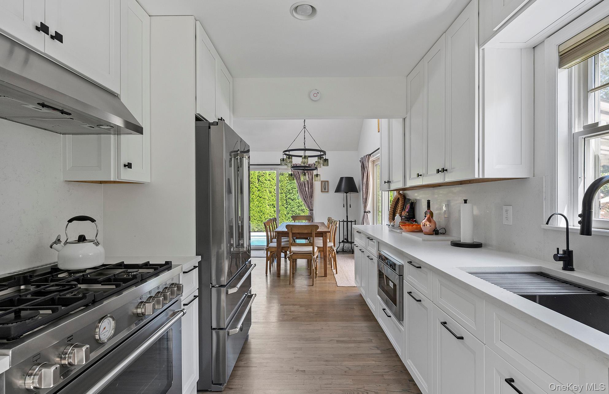 Single Family Windermere Suffolk County, NY 11963, MLS-923385-22