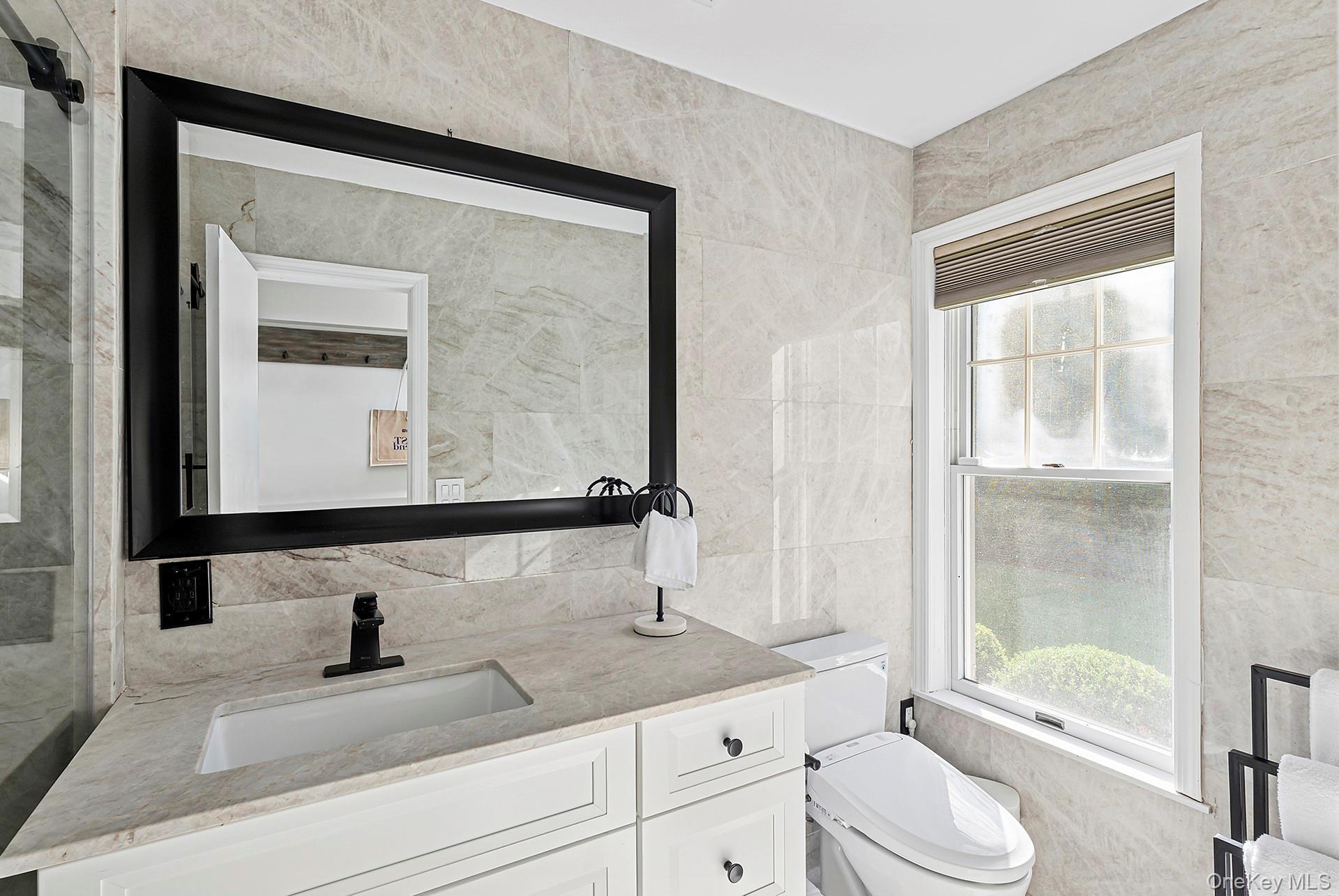 Single Family Windermere Suffolk County, NY 11963, MLS-923385-26