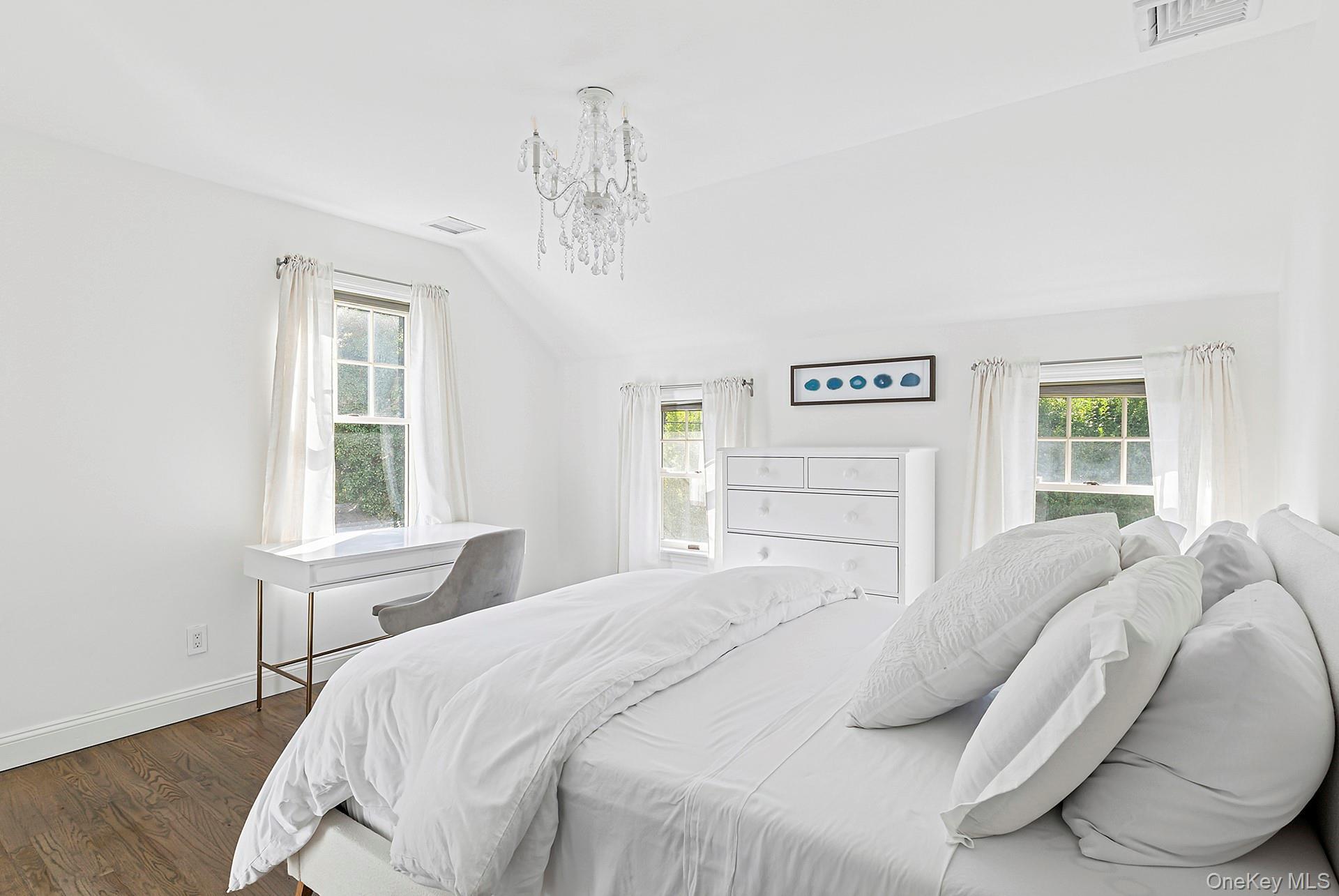 Single Family Windermere Suffolk County, NY 11963, MLS-923385-27