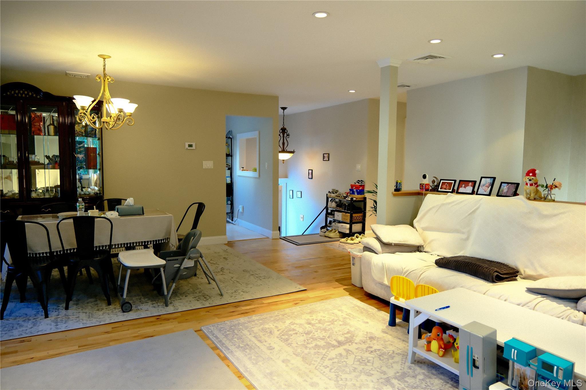 Single Family Bowman Suffolk County, NY 11754, MLS-923400-11