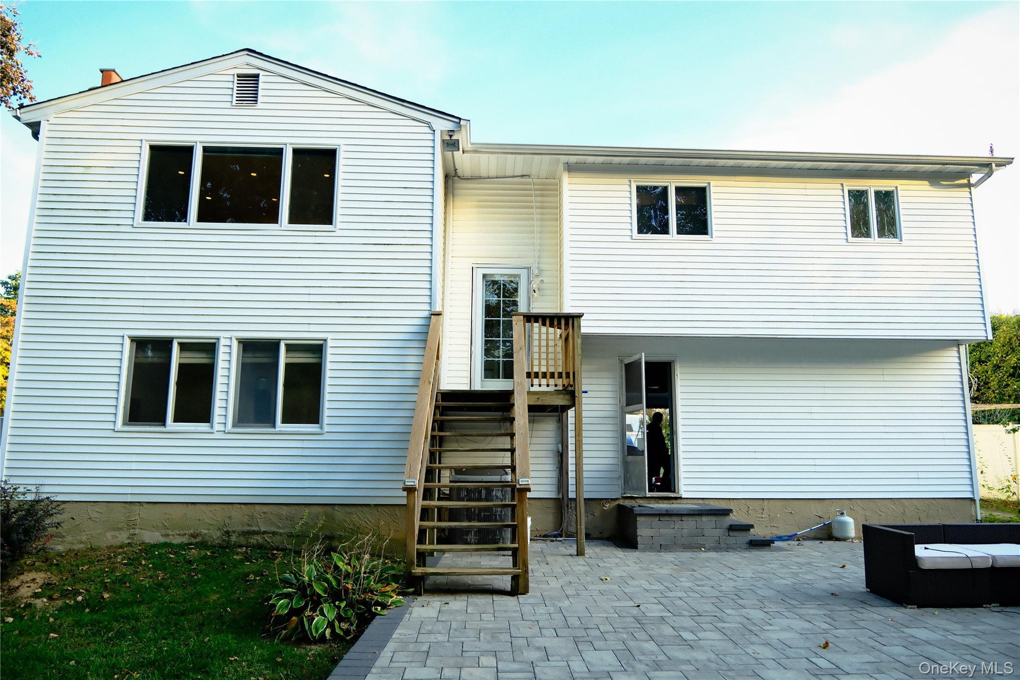 Single Family Bowman Suffolk County, NY 11754, MLS-923400-4