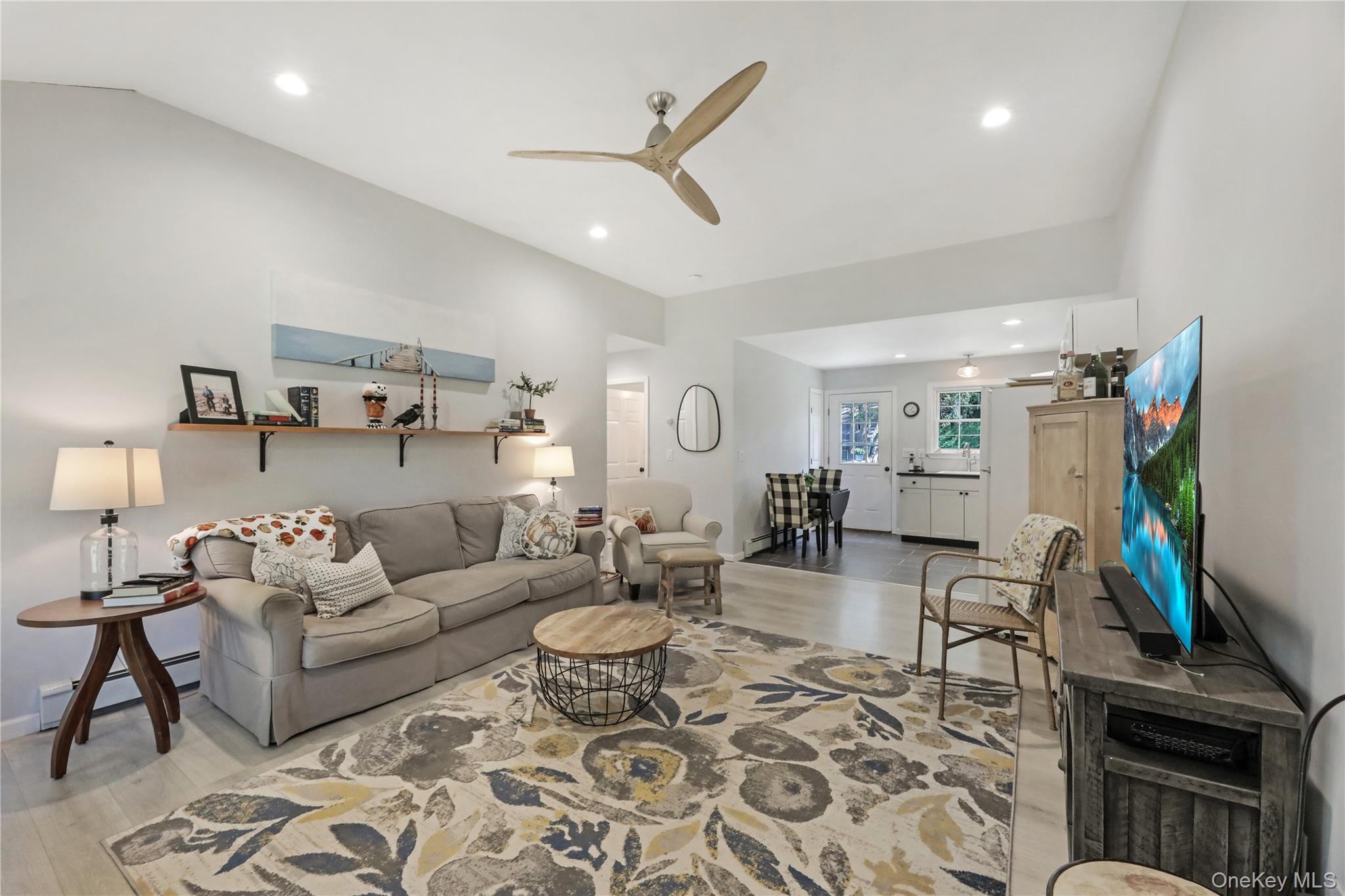 Single Family Nidzyn Suffolk County, NY 11960, MLS-923439-14