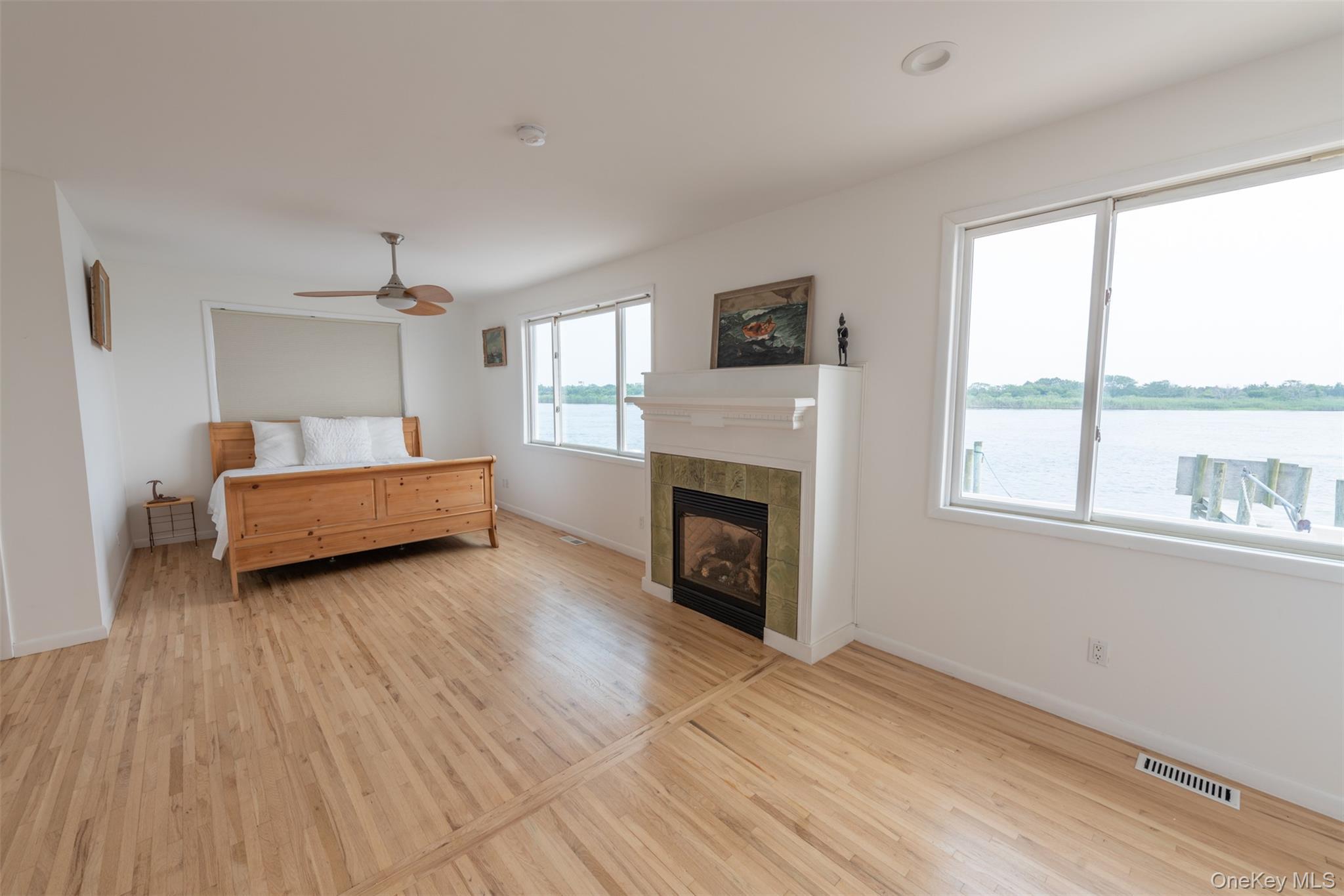 Single Family Captree Island  Suffolk County, NY 11702, MLS-923471-32