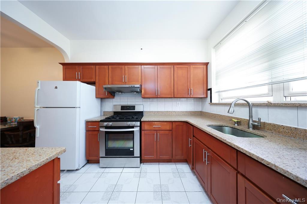 Single Family Bedford  Brooklyn, NY 11235, MLS-923499-10