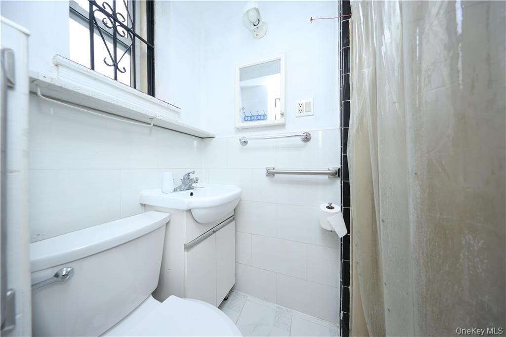 Single Family Bedford  Brooklyn, NY 11235, MLS-923499-23