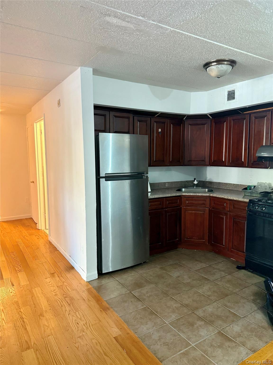 Condo Maple  Queens, NY 11355, MLS-923509-5