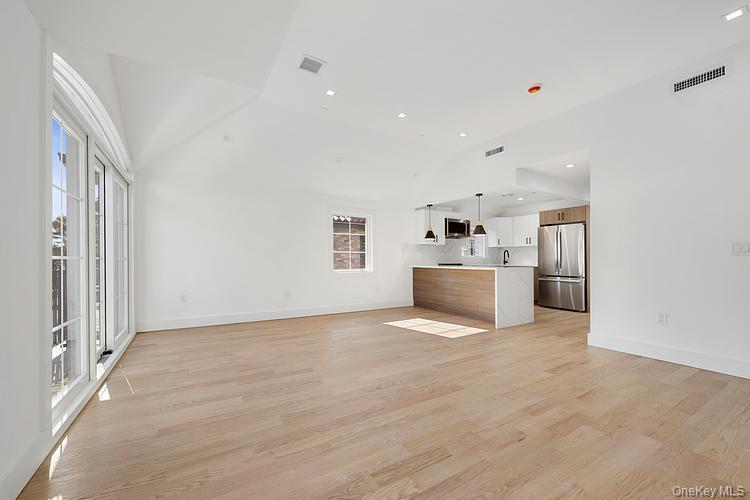 Single Family 215th  Queens, NY 11361, MLS-923517-28