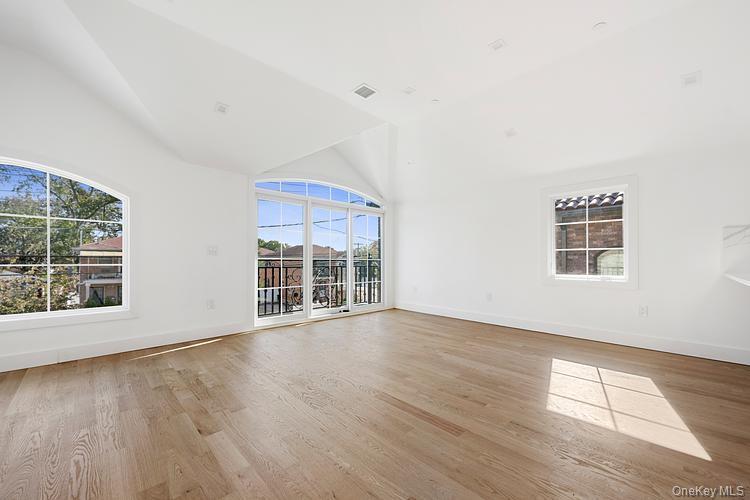 Single Family 215th  Queens, NY 11361, MLS-923517-29