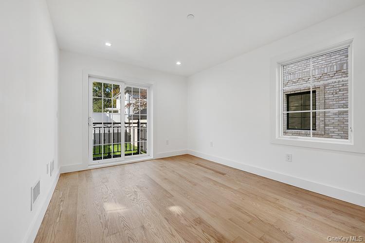 Single Family 215th  Queens, NY 11361, MLS-923517-31