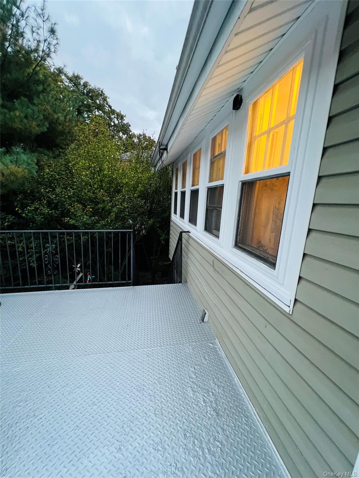 Single Family Logan Bronx, NY 10465, MLS-923527-24