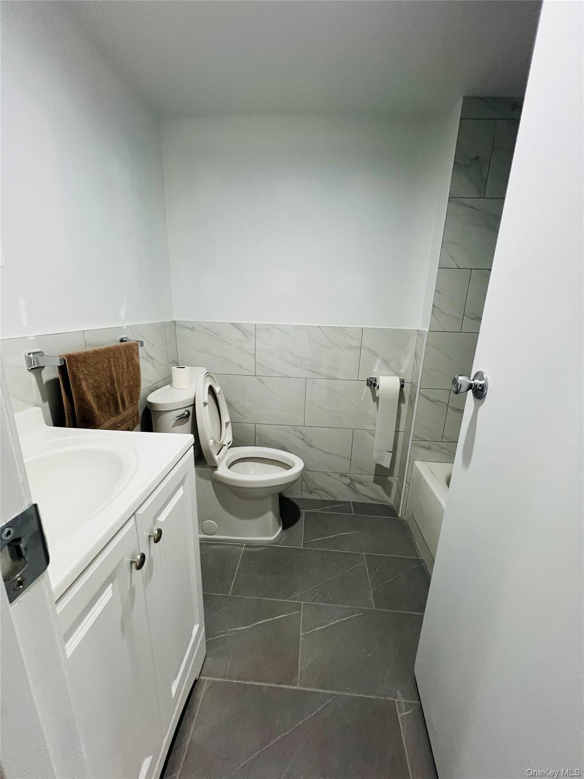 Single Family Logan  Bronx, NY 10465, MLS-923527-36