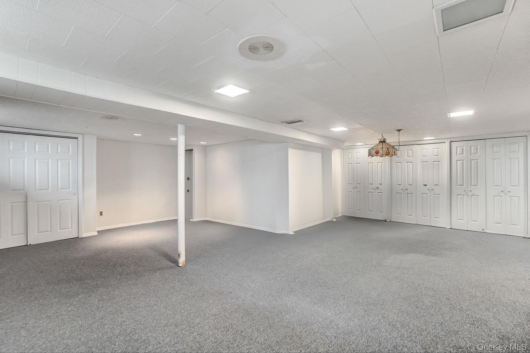 Single Family Lehigh Nassau County, NY 11801, MLS-923535-16