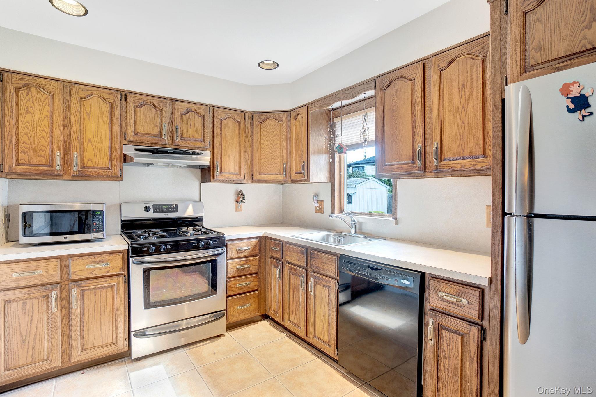 Single Family Lehigh Nassau County, NY 11801, MLS-923535-6