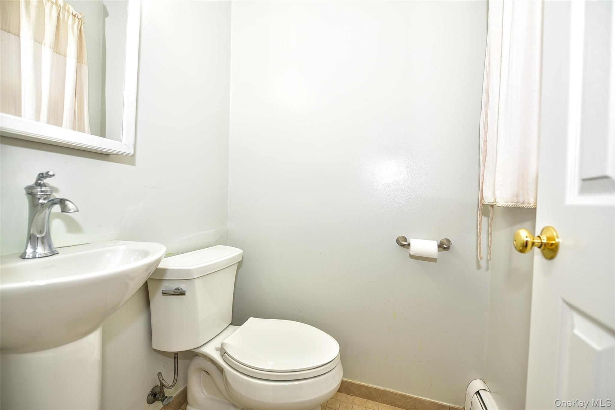 Single Family Hillcrest Rockland County, NY 10901, MLS-923553-17