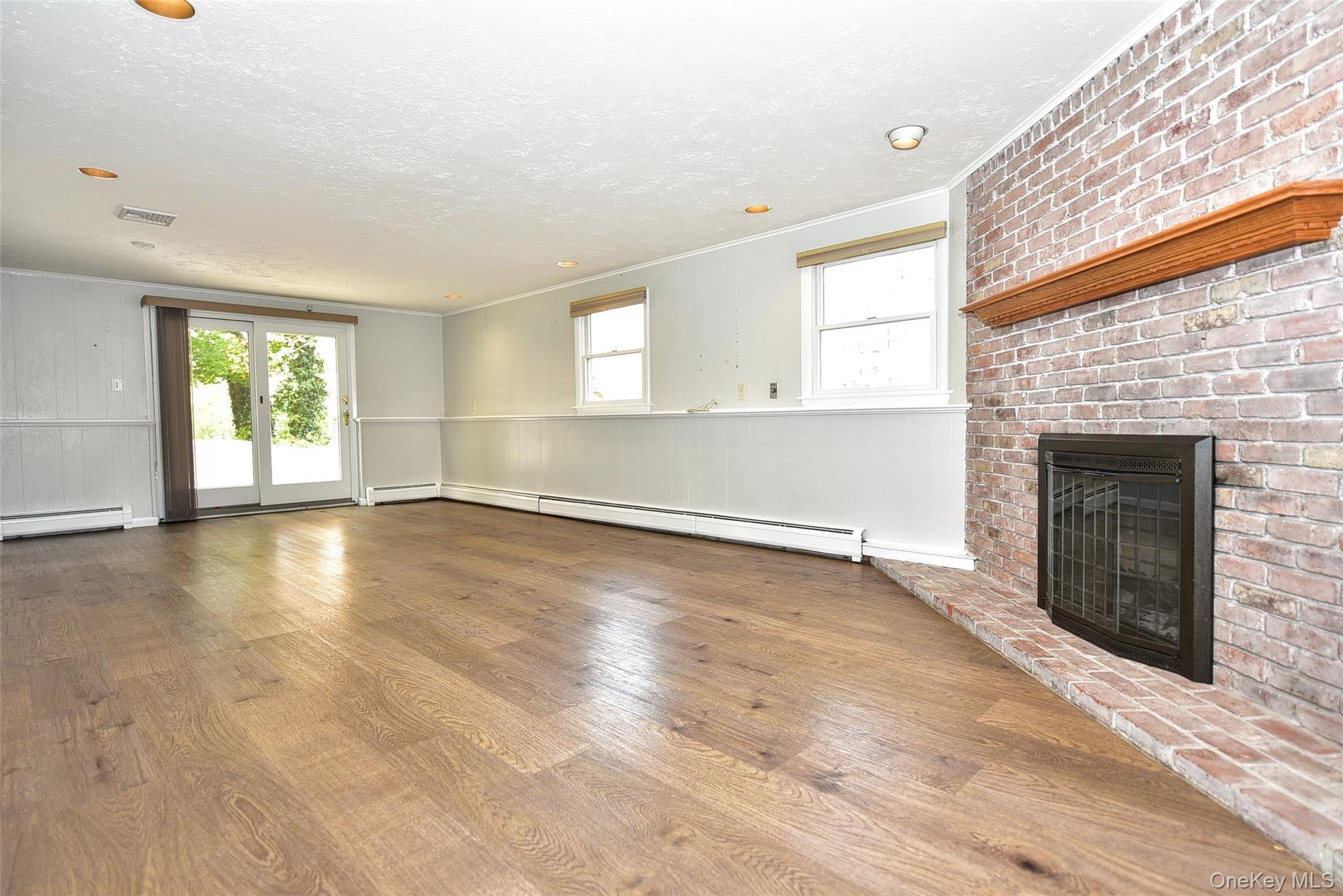 Single Family Hillcrest Rockland County, NY 10901, MLS-923553-21