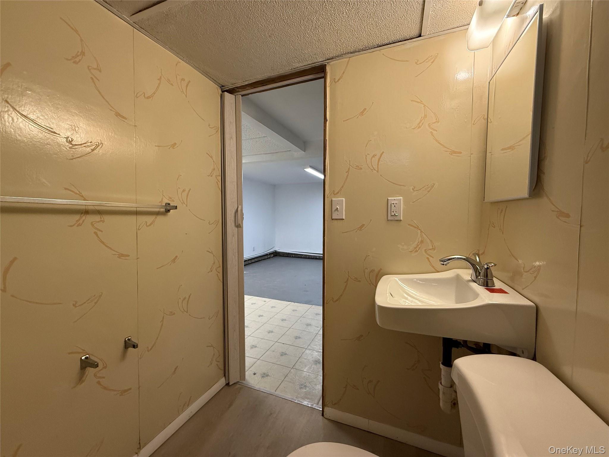 Single Family Newcomb  Suffolk County, NY 11961, MLS-923573-16