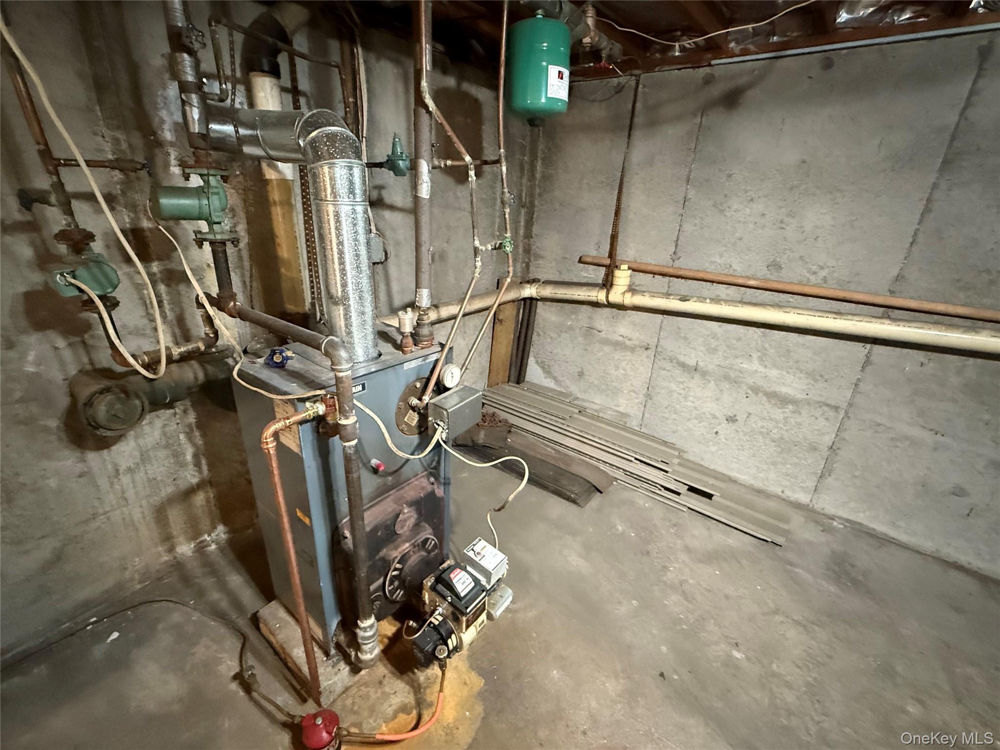 Single Family Newcomb  Suffolk County, NY 11961, MLS-923573-27