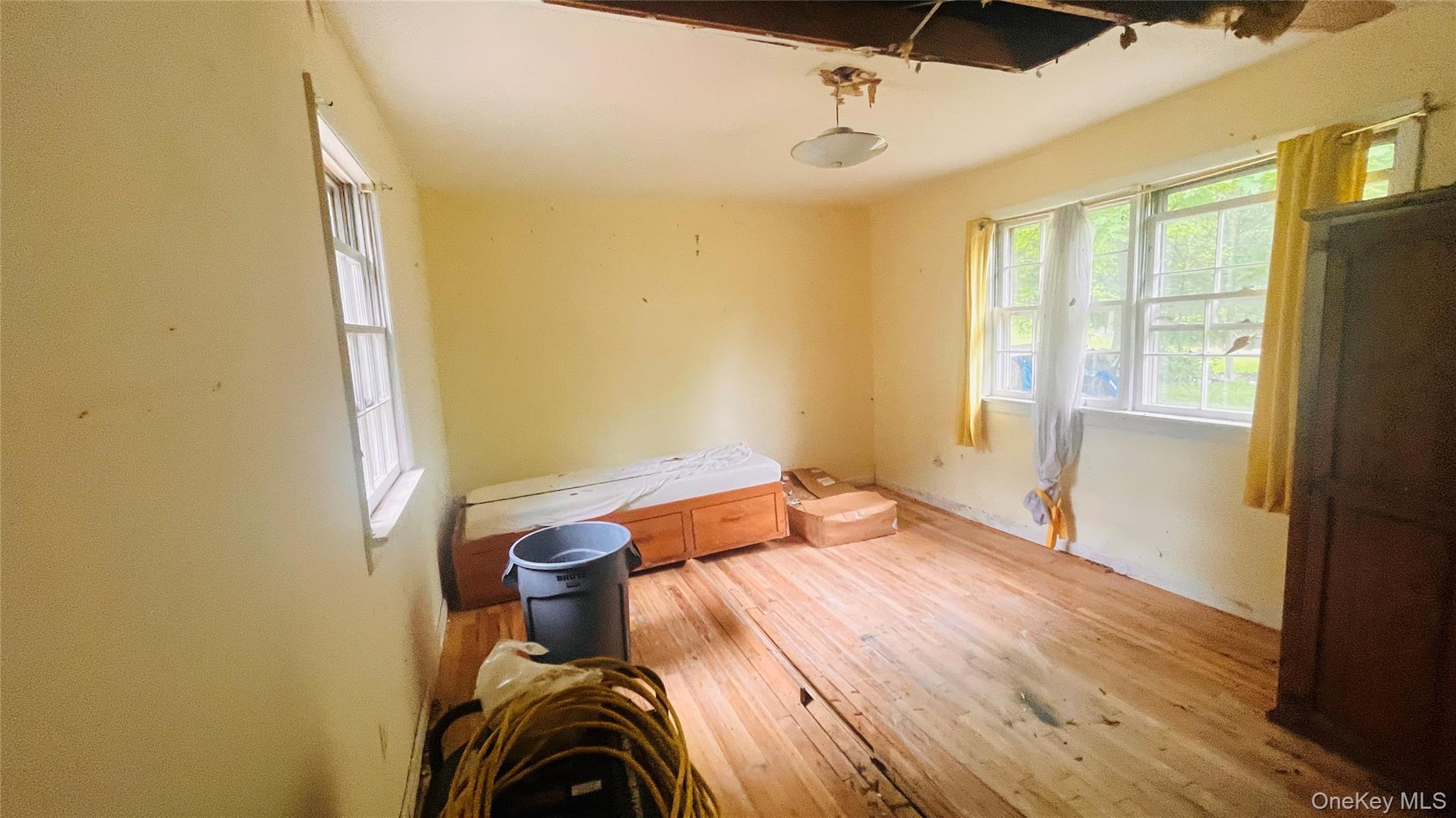 Single Family Baron De Hirsch Westchester County, NY 10517, MLS-923577-14