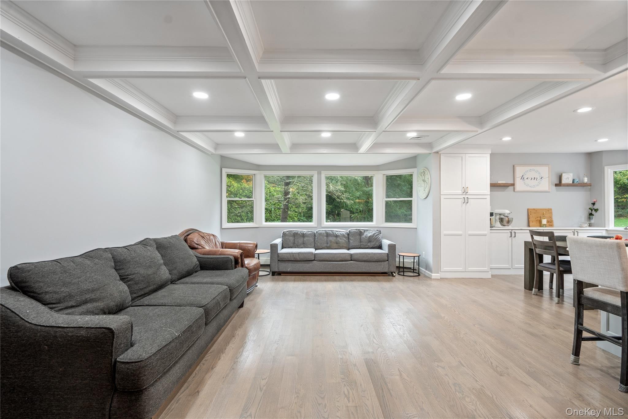 Single Family Hollow Suffolk County, NY 11746, MLS-923578-19