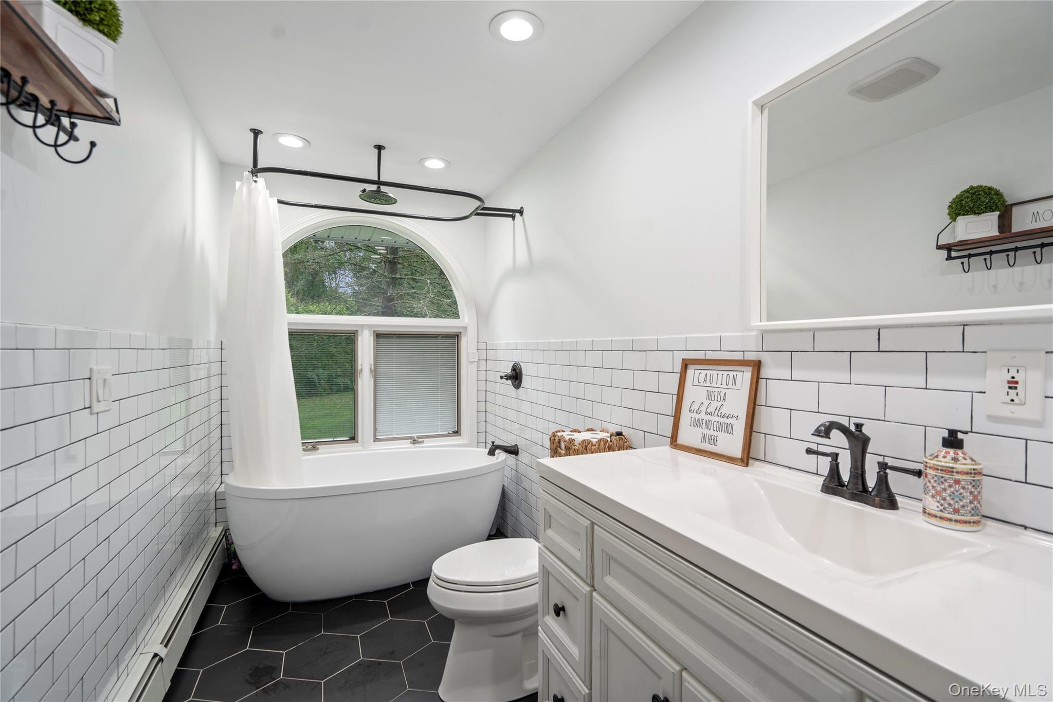 Single Family Hollow Suffolk County, NY 11746, MLS-923578-21