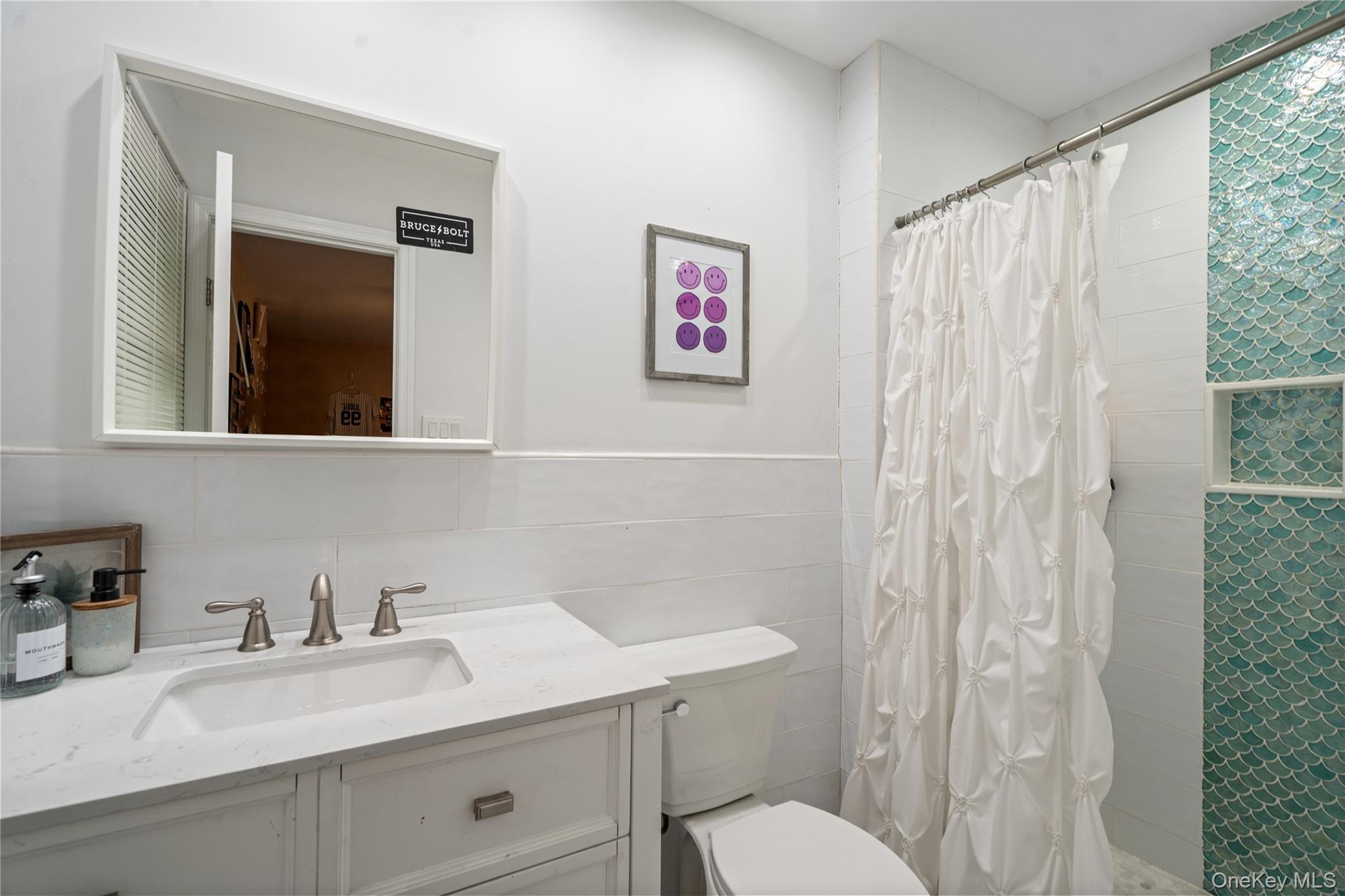 Single Family Hollow Suffolk County, NY 11746, MLS-923578-25