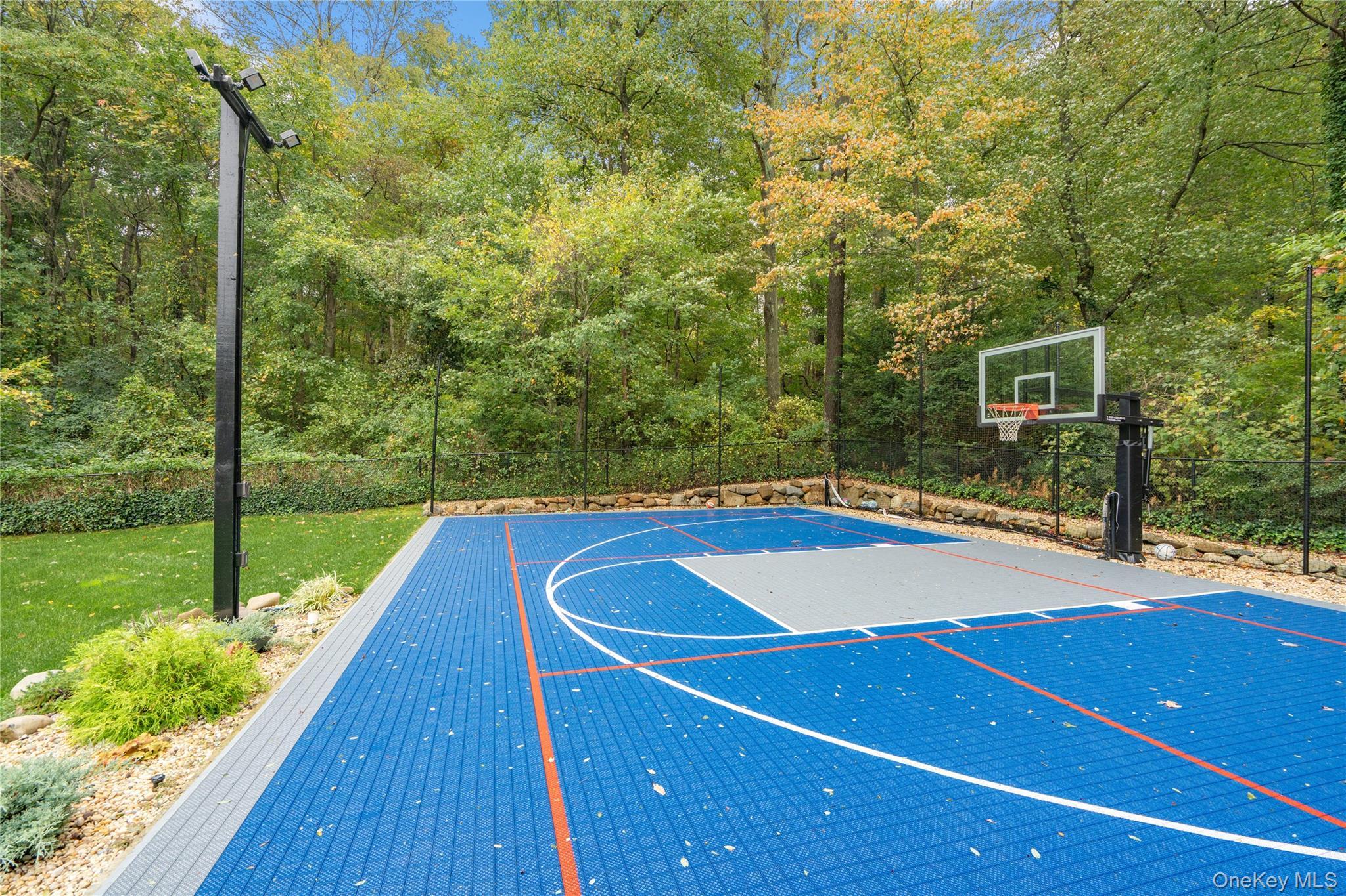 Single Family Hollow Suffolk County, NY 11746, MLS-923578-37