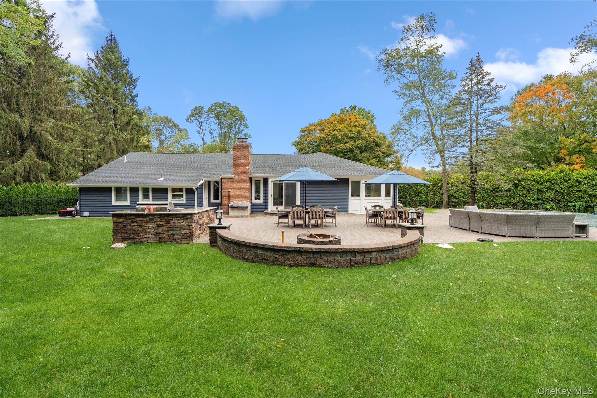 Single Family Hollow Suffolk County, NY 11746, MLS-923578-40