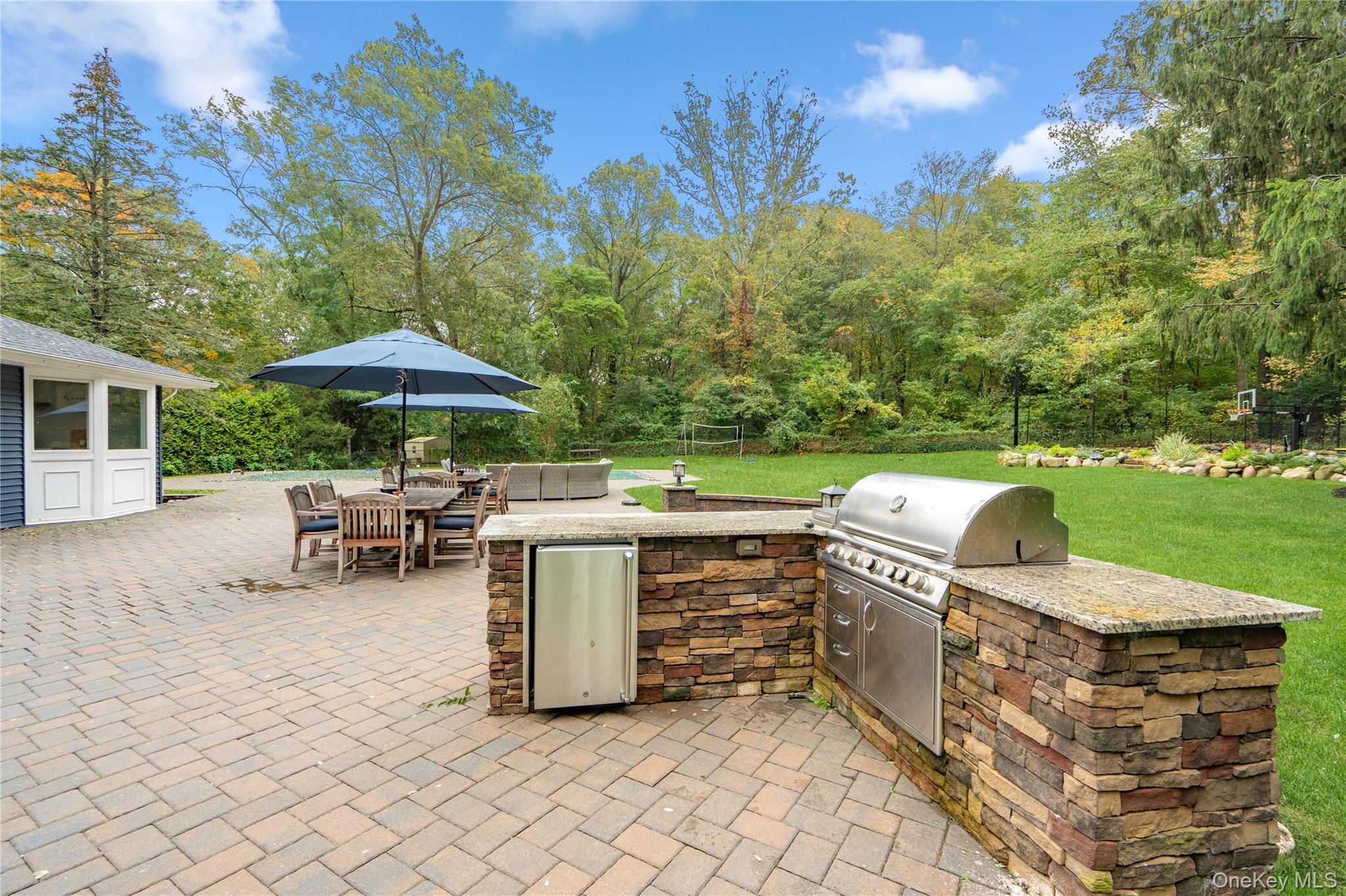 Single Family Hollow Suffolk County, NY 11746, MLS-923578-42