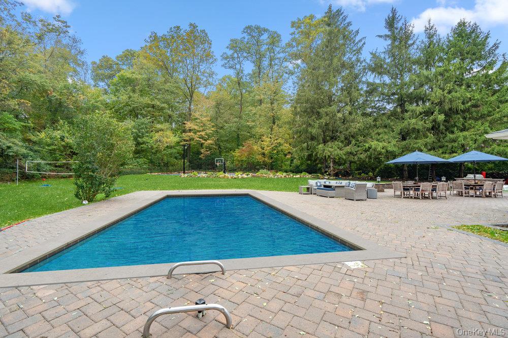 Single Family Hollow Suffolk County, NY 11746, MLS-923578-45