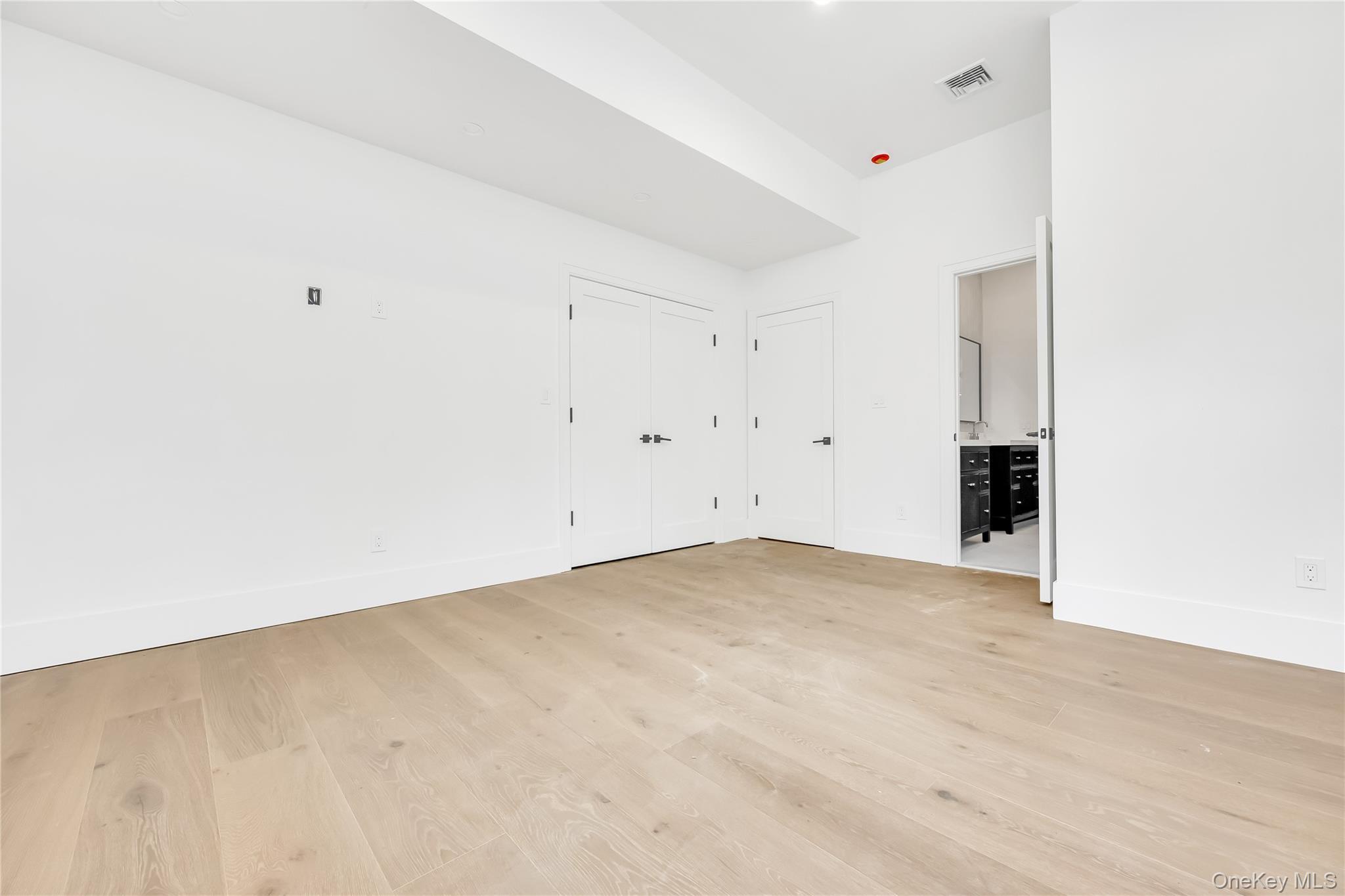 Single Family Long Beach Suffolk County, NY 11780, MLS-923645-31