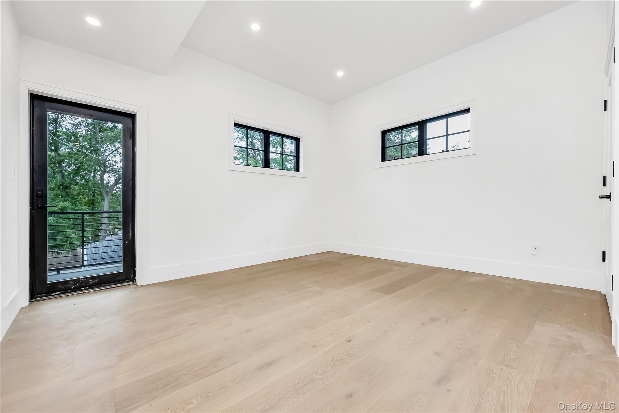 Single Family Long Beach Suffolk County, NY 11780, MLS-923645-32