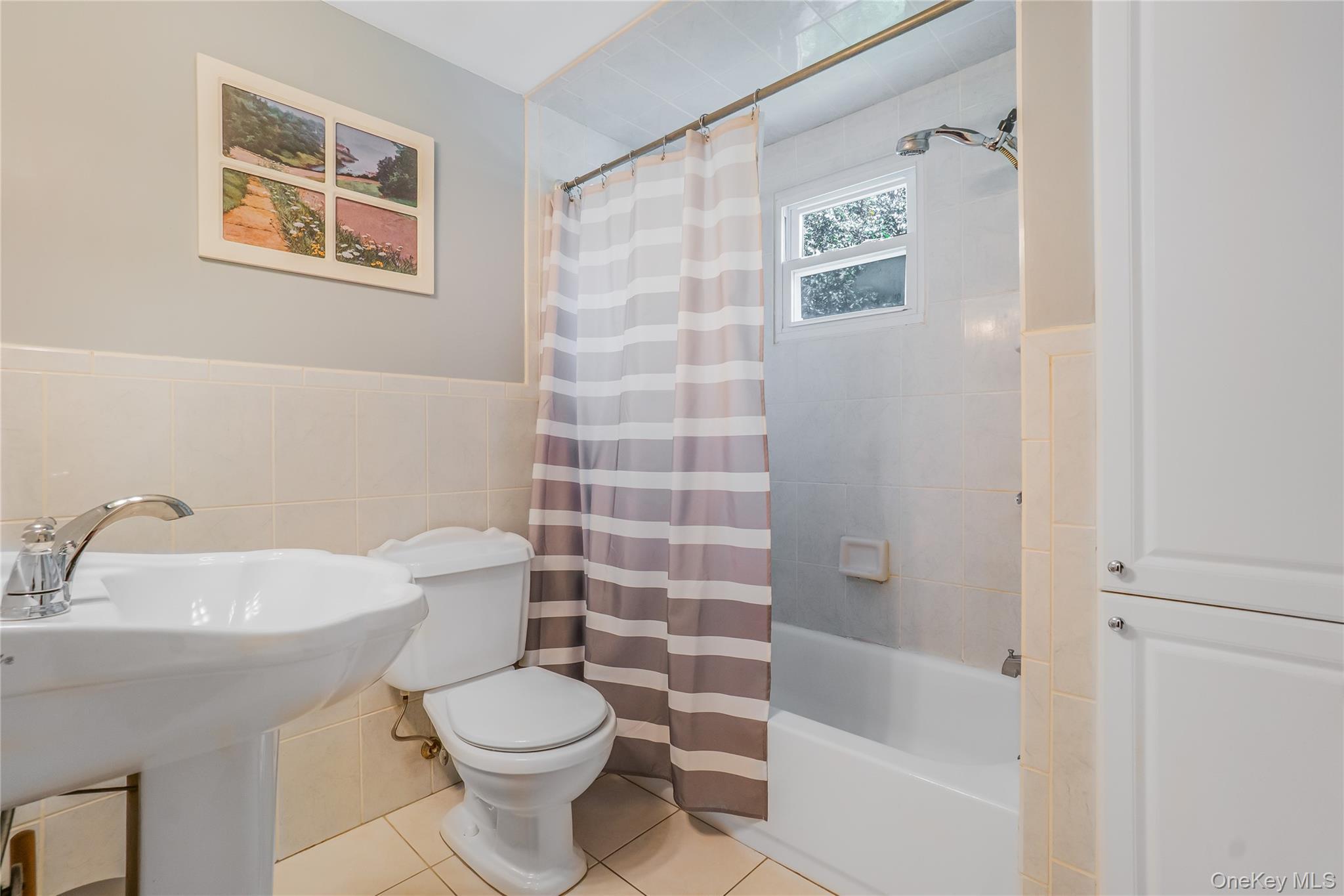 Single Family Maple  Nassau County, NY 11040, MLS-923646-22