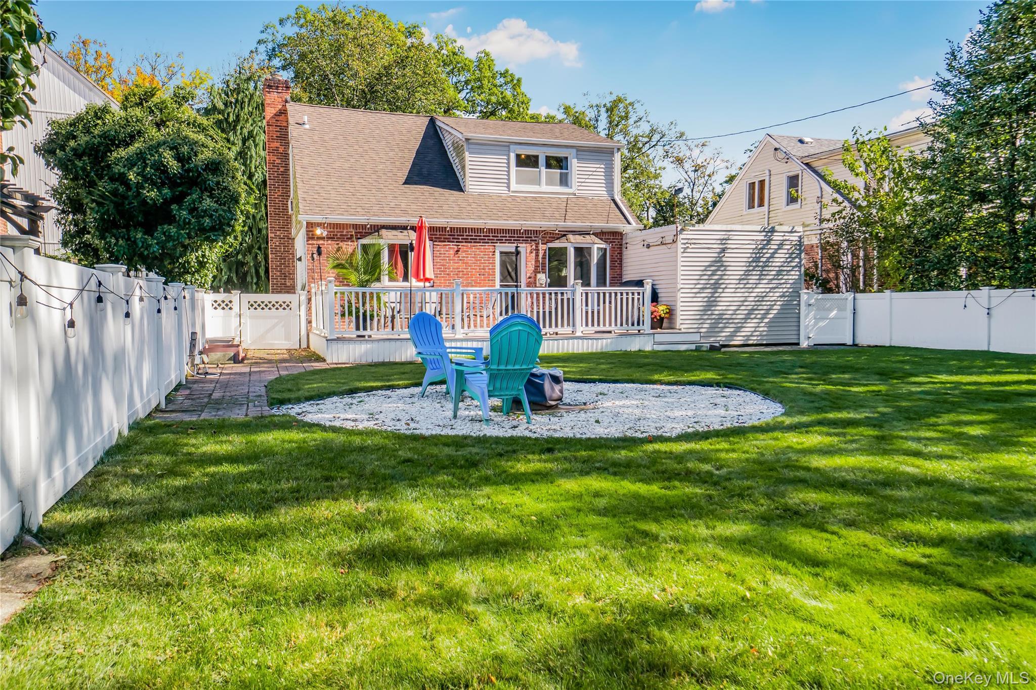 Single Family Maple  Nassau County, NY 11040, MLS-923646-34