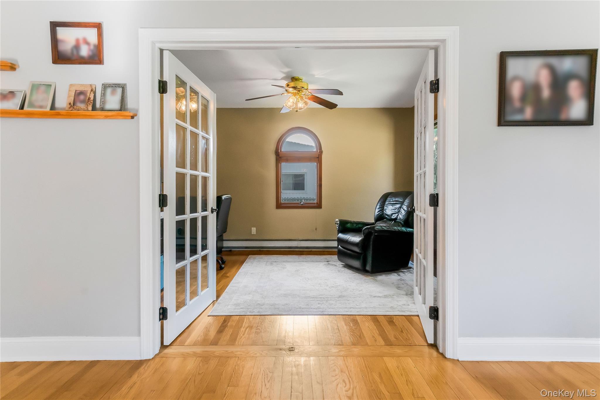 Single Family Maple  Nassau County, NY 11040, MLS-923646-7