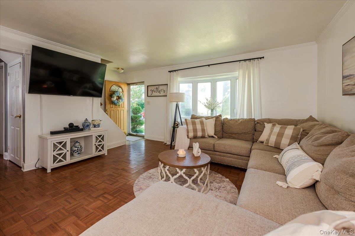 Single Family Marshall  Nassau County, NY 11003, MLS-923652-3