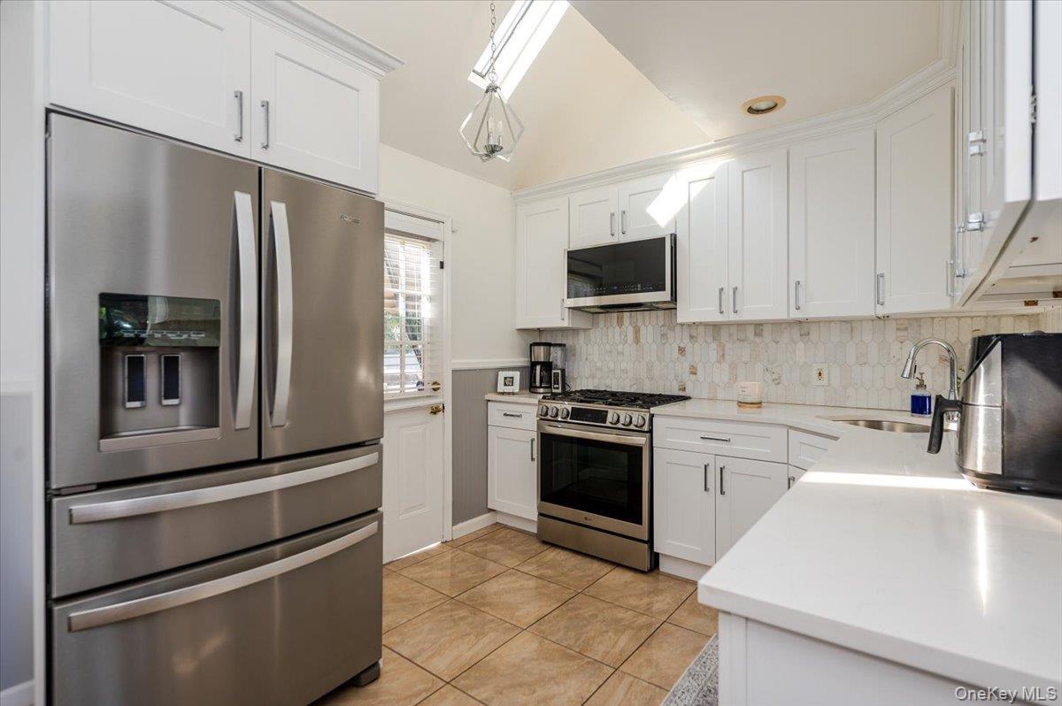 Single Family Marshall  Nassau County, NY 11003, MLS-923652-5