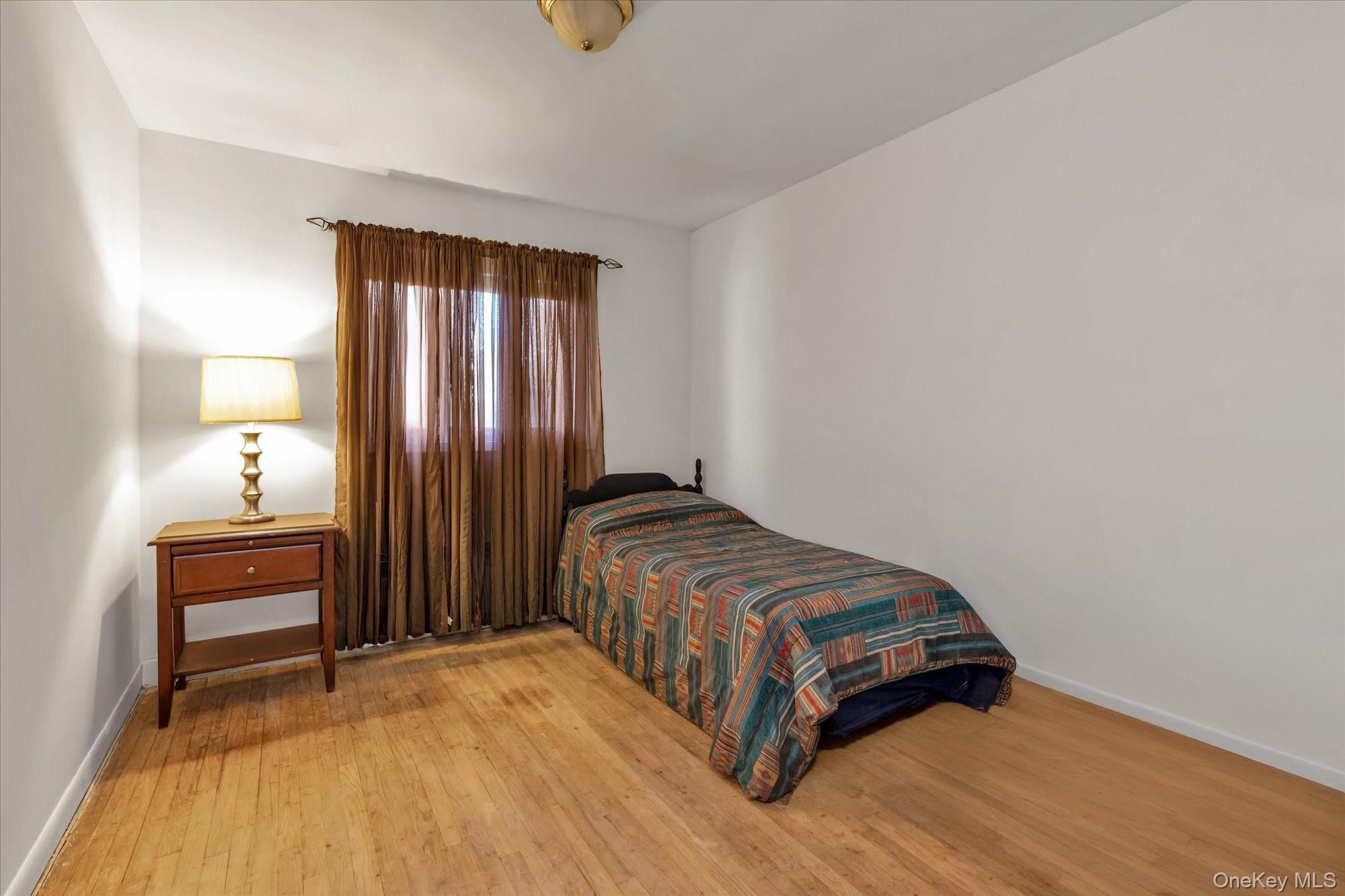 Single Family 24th Queens, NY 11360, MLS-923655-14