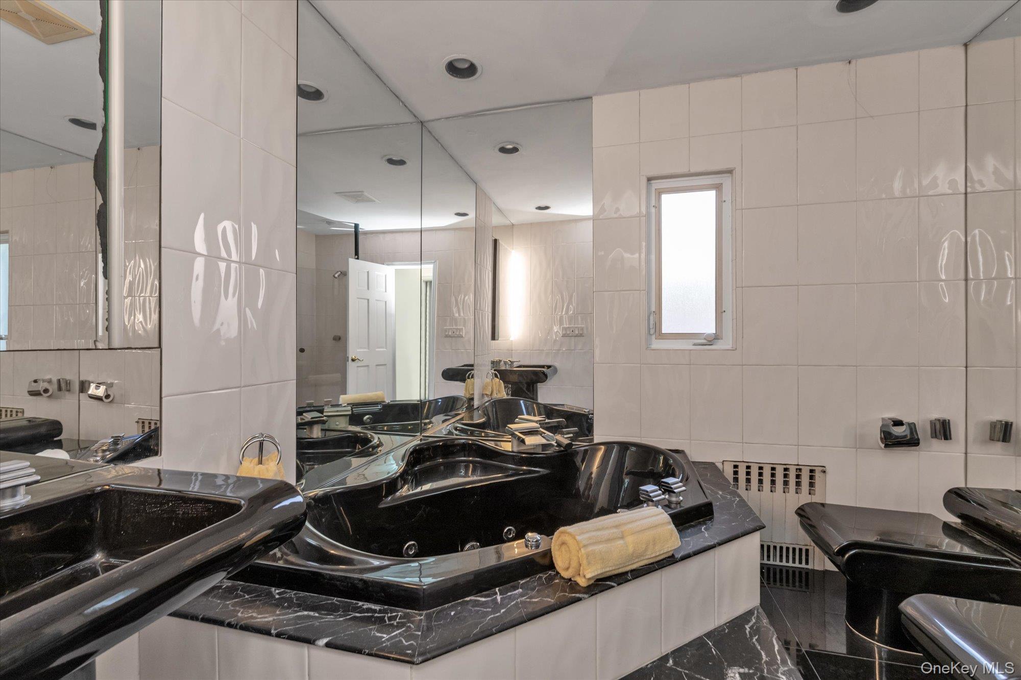 Single Family 24th Queens, NY 11360, MLS-923655-15