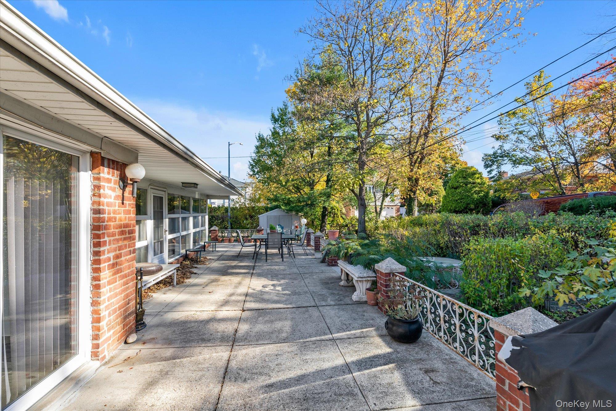 Single Family 24th Queens, NY 11360, MLS-923655-21